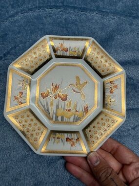 Vintage Octagonal Floral Gold-Trim Decorative Dish - White and Gold